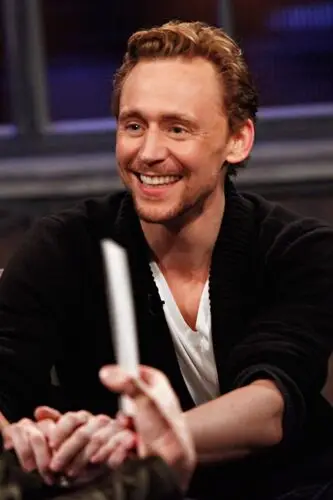 Tom Hiddleston Fridge Magnet picture 209424