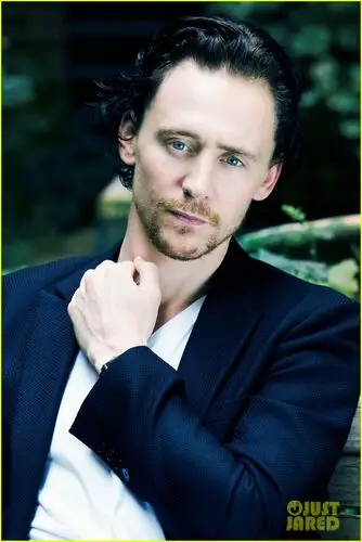 Tom Hiddleston Wall Poster picture 209465