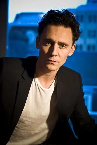 Tom Hiddleston Wall Poster picture 228725
