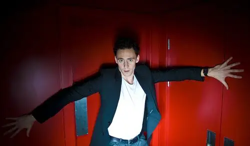 Tom Hiddleston Wall Poster picture 551897