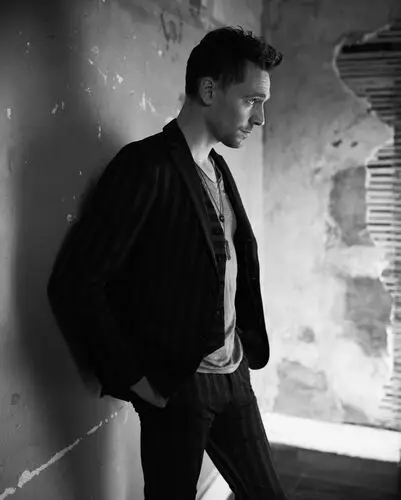 Tom Hiddleston Wall Poster picture 551924