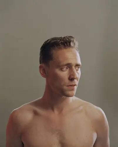 Tom Hiddleston Jigsaw Puzzle picture 551972
