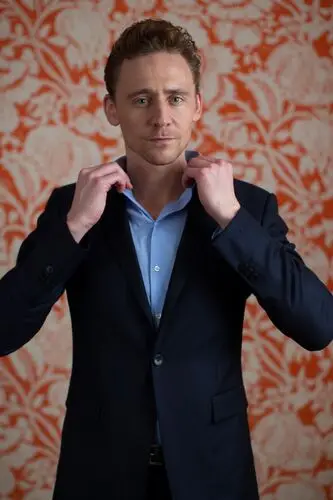 Tom Hiddleston Wall Poster picture 551978