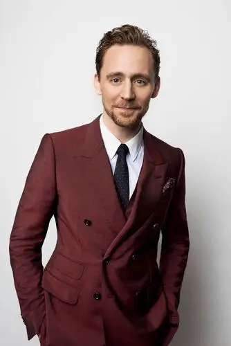 Tom Hiddleston Jigsaw Puzzle picture 831134