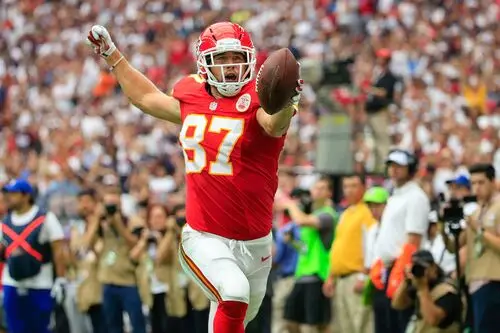 Travis Kelce Wall Poster picture 721592