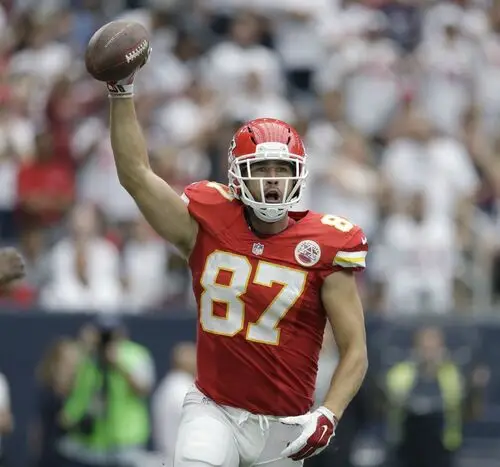 Travis Kelce Wall Poster picture 721594