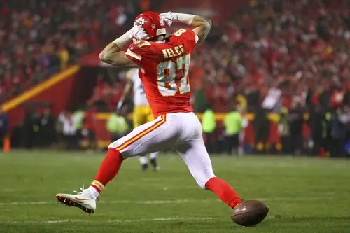 Travis Kelce Wall Poster picture 721618