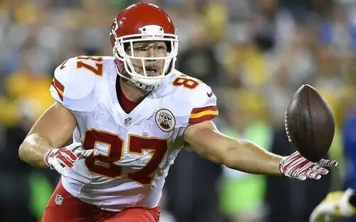 Travis Kelce Wall Poster picture 721620