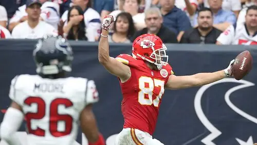 Travis Kelce Wall Poster picture 721635