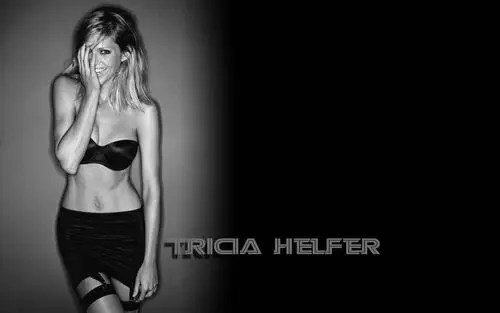 Tricia Helfer White T-Shirt - idPoster.com