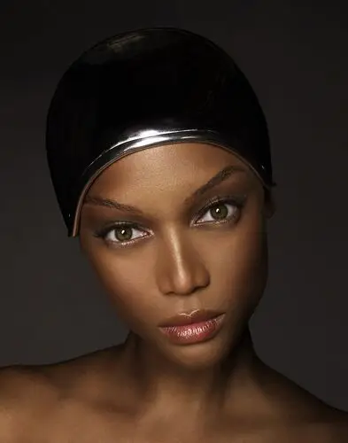Tyra Banks Women's Colored Hoodie - idPoster.com
