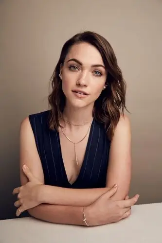 Violett Beane Jigsaw Puzzle picture 886671