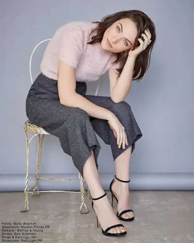 Violett Beane Jigsaw Puzzle picture 886675