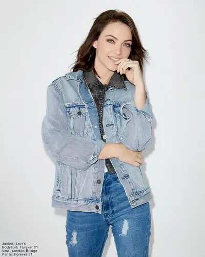 Violett Beane Wall Poster picture 886680