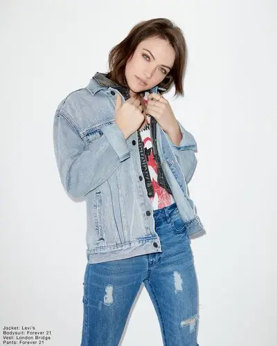 Violett Beane Jigsaw Puzzle picture 886681