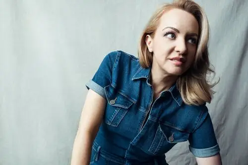 Wendi McLendon-Covey Protected Face mask - idPoster.com