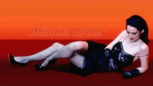 Winona Ryder White Tank-Top - idPoster.com