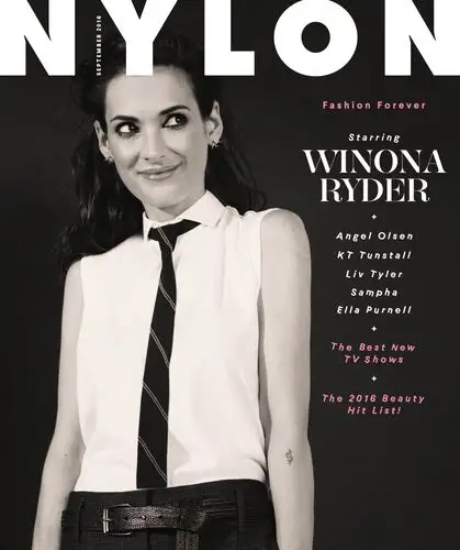 Winona Ryder White Tank-Top - idPoster.com