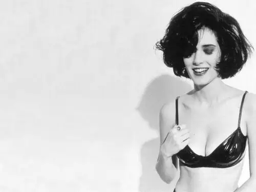 Winona Ryder Jigsaw Puzzle picture 87288