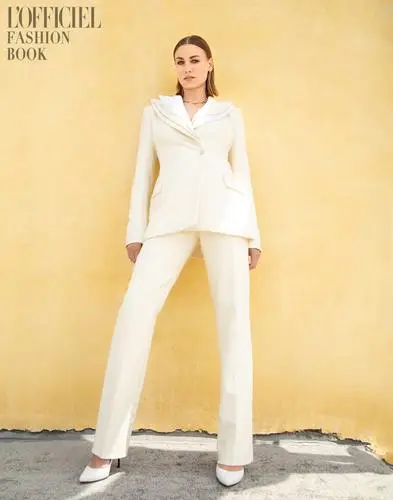 Yvonne Strahovski White T-Shirt - idPoster.com