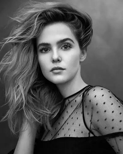 Zoey Deutch Wall Poster picture 698656