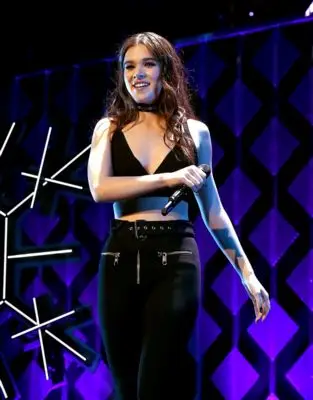 Hailee Steinfeld (events) Wall Poster picture 106743