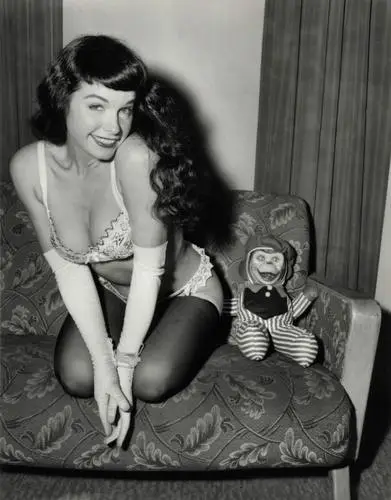 Bettie Page Protected Face mask - idPoster.com