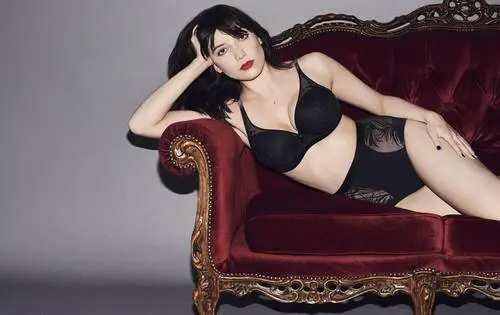 Daisy Lowe Wall Poster picture 590943
