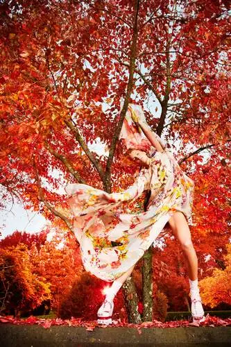 Daria Werbowy Women's Colored Hoodie - idPoster.com
