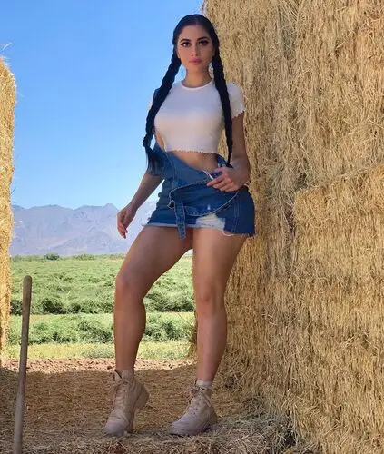Jailyne Ojeda Wall Poster picture 914182