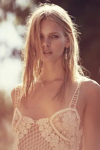 Marloes Horst White Tank-Top - idPoster.com