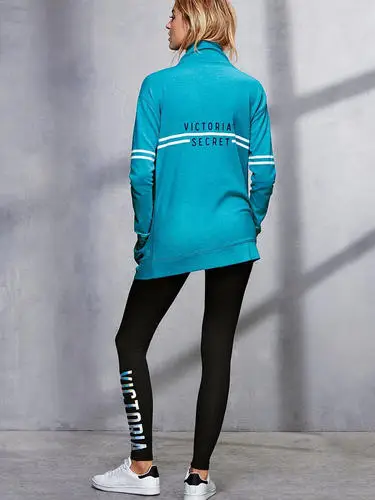 Martha Hunt Men's Colored  Long Sleeve T-Shirt - idPoster.com