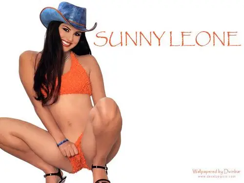 Sunny Leone White T-Shirt - idPoster.com