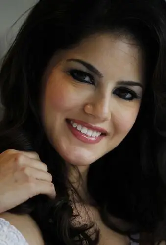 Sunny Leone Protected Face mask - idPoster.com