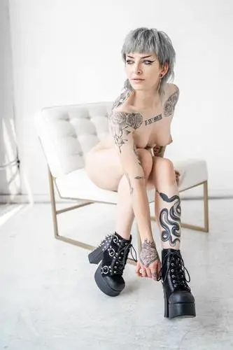 Tattoo Girl 016 Women's Colored Hoodie - idPoster.com