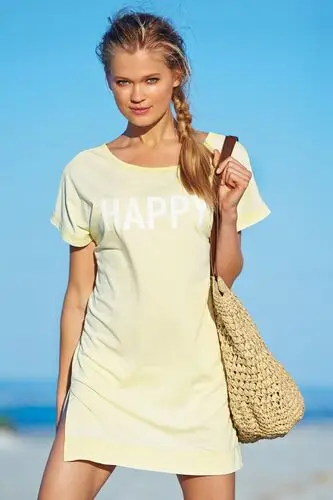 Vita Sidorkina Women's Colored  Long Sleeve T-Shirt - idPoster.com