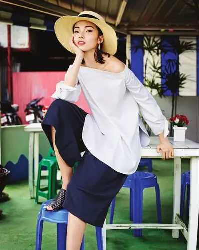 Xiao Wen Ju Women's Colored T-Shirt - idPoster.com