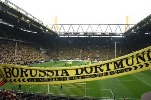 Borussia Dortmund Men's Colored  Long Sleeve T-Shirt - idPoster.com