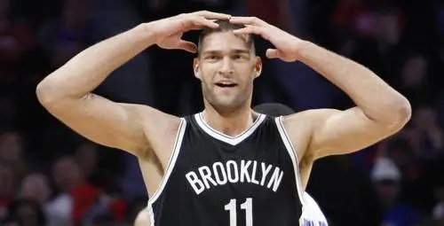 Brook Lopez Protected Face mask - idPoster.com