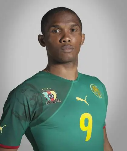 Cameroon National football team Men's Colored  Long Sleeve T-Shirt - idPoster.com