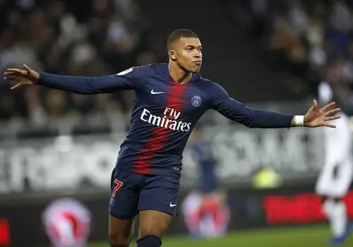 Kylian Mbappe Wall Poster picture 924870