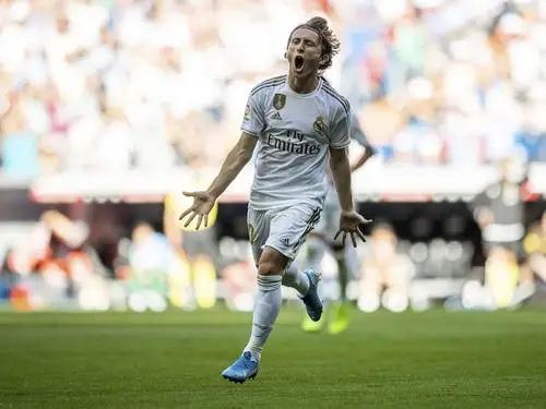 Luka Modric Wall Poster picture 1035538