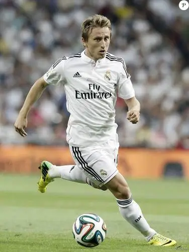 Luka Modric Wall Poster picture 670223
