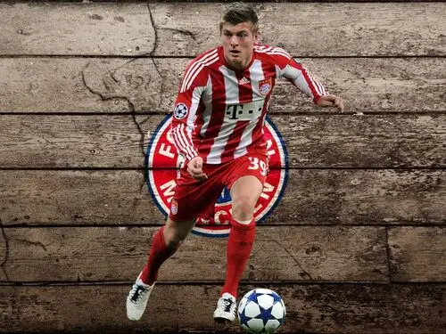 Toni Kroos Wall Poster picture 672007