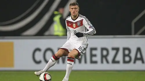 Toni Kroos Wall Poster picture 672024