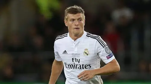 Toni Kroos Wall Poster picture 672030