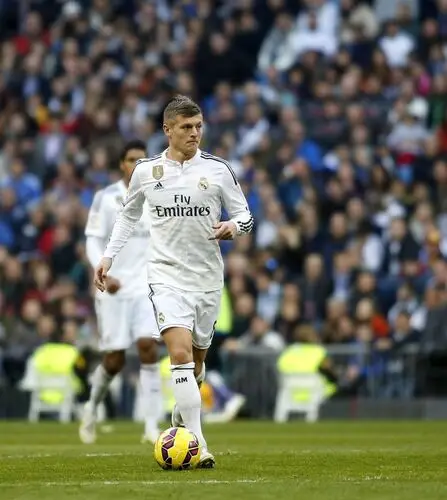 Toni Kroos Wall Poster picture 672054